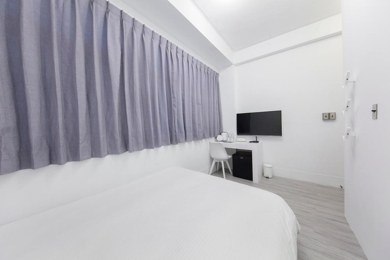 Slow Inn Tainan Exterior foto